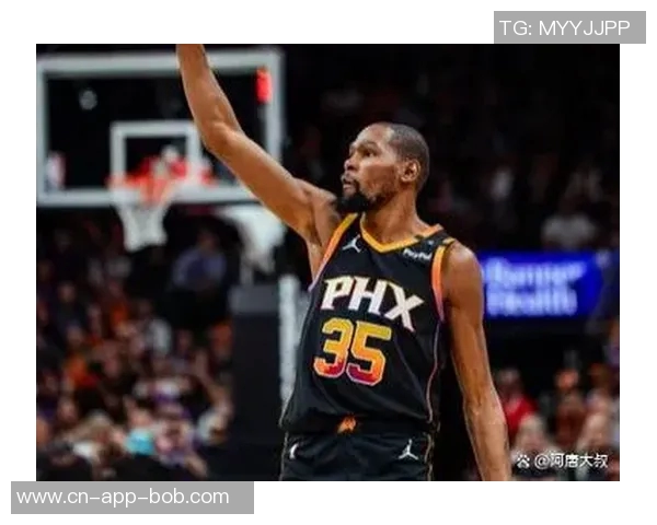 布克创历史新高前八场场均30分5助攻命中率超五成三分命中率达四成 布克创历史新高前八场场均30分5助攻命中率超五成三分命中率达四成