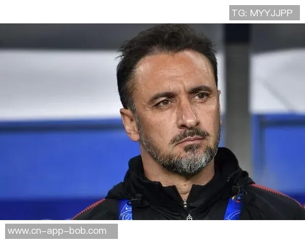 孙兴慜携快船定制球衣展现笑容梦幻联动引发球迷热议