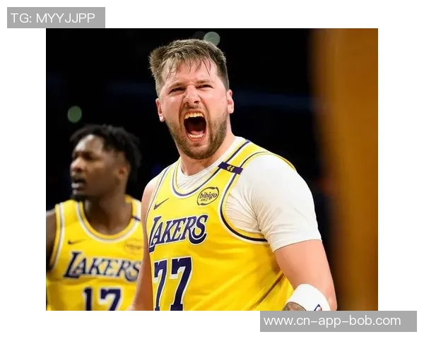 东契奇见追梦三不沾激动呐喊绝对不可能引发全场热议 东契奇见追梦三不沾激动呐喊绝对不可能引发全场热议