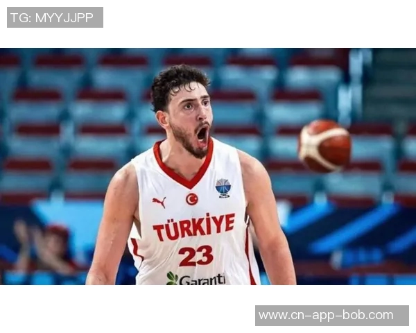 谢泼德防守失误引发申京愤怒拍地板场面尴尬令人心痛