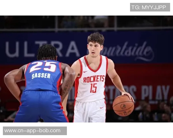 火箭训练营第4日精彩瞬间KD与谢泼德击掌卡佩拉与亚当斯温馨相拥