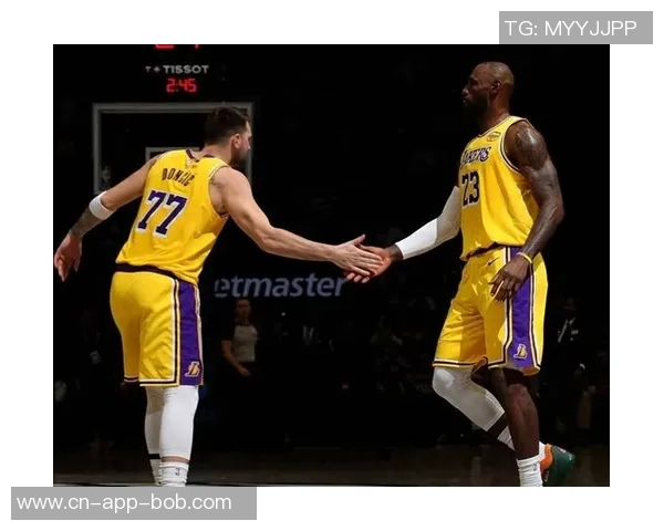 湖人三分火力全开连场高效命中率助力胜利